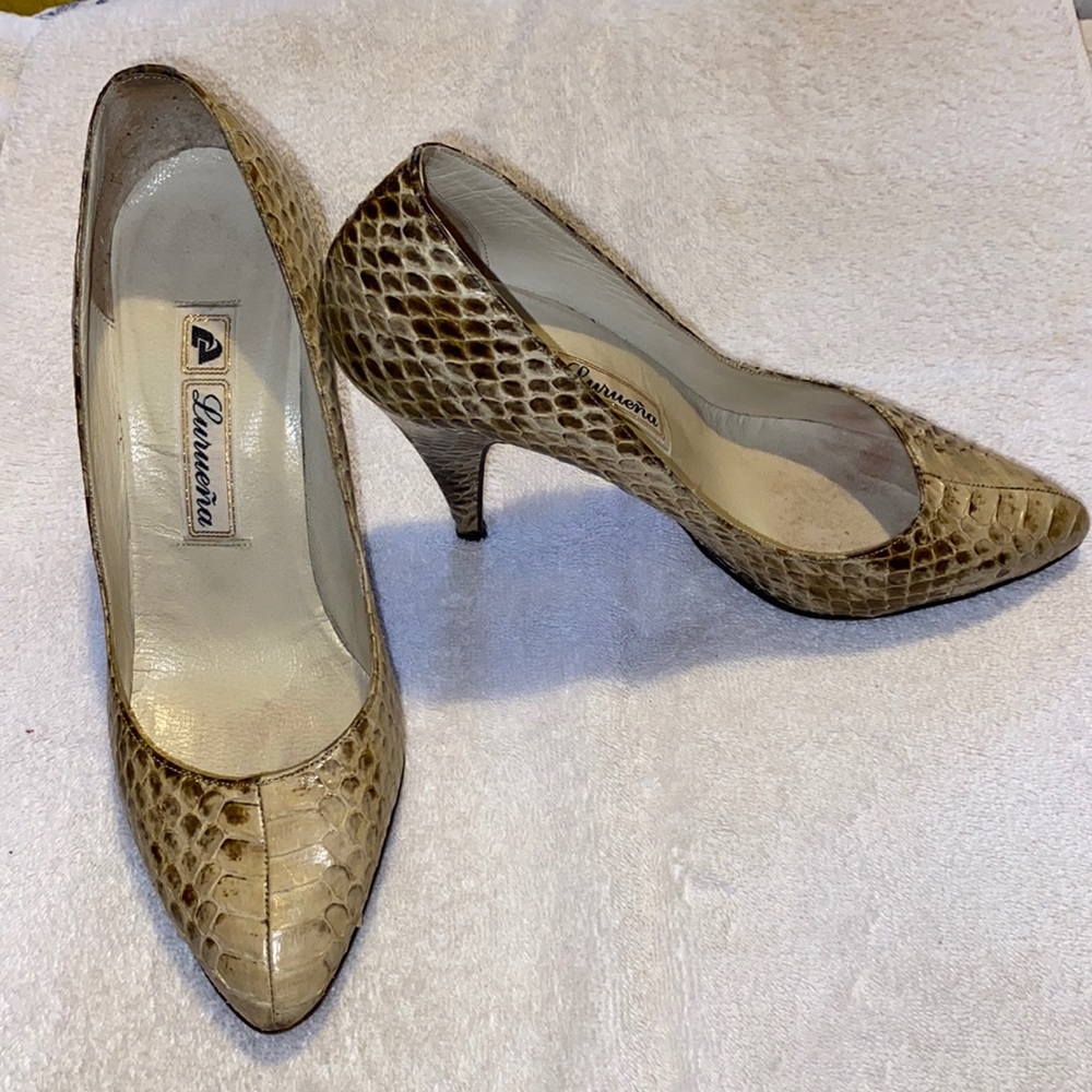 Lurueña white snake skin heels vintage